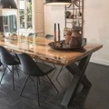 Table en époxy DIY avec un tronc d'arbre