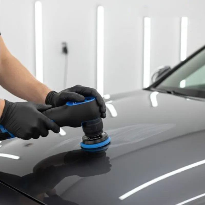 Mini polisher in gebruik