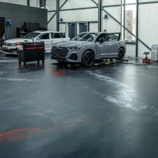 Eindresultaat epoxy gietvloer (garage)